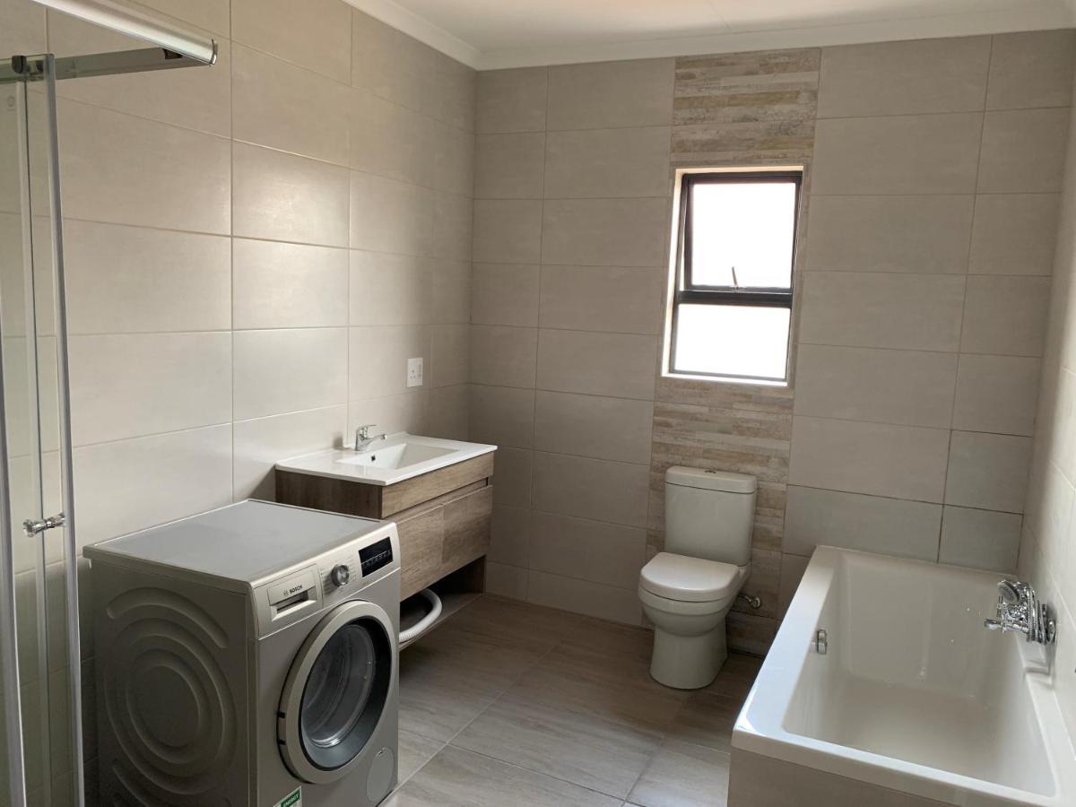 Elephant House, 2 Bedroom House, Next To Pilanesberg And Sun City Mogwase ภายนอก รูปภาพ