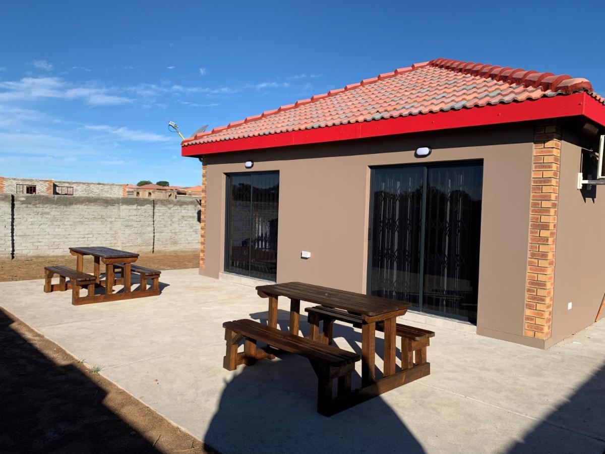 Elephant House, 2 Bedroom House, Next To Pilanesberg And Sun City Mogwase ภายนอก รูปภาพ