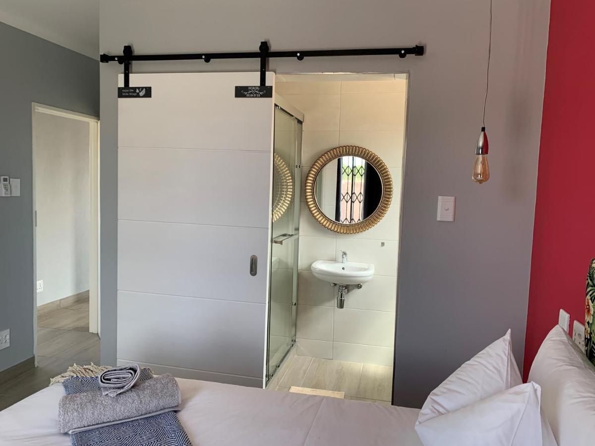 Elephant House, 2 Bedroom House, Next To Pilanesberg And Sun City Mogwase ภายนอก รูปภาพ