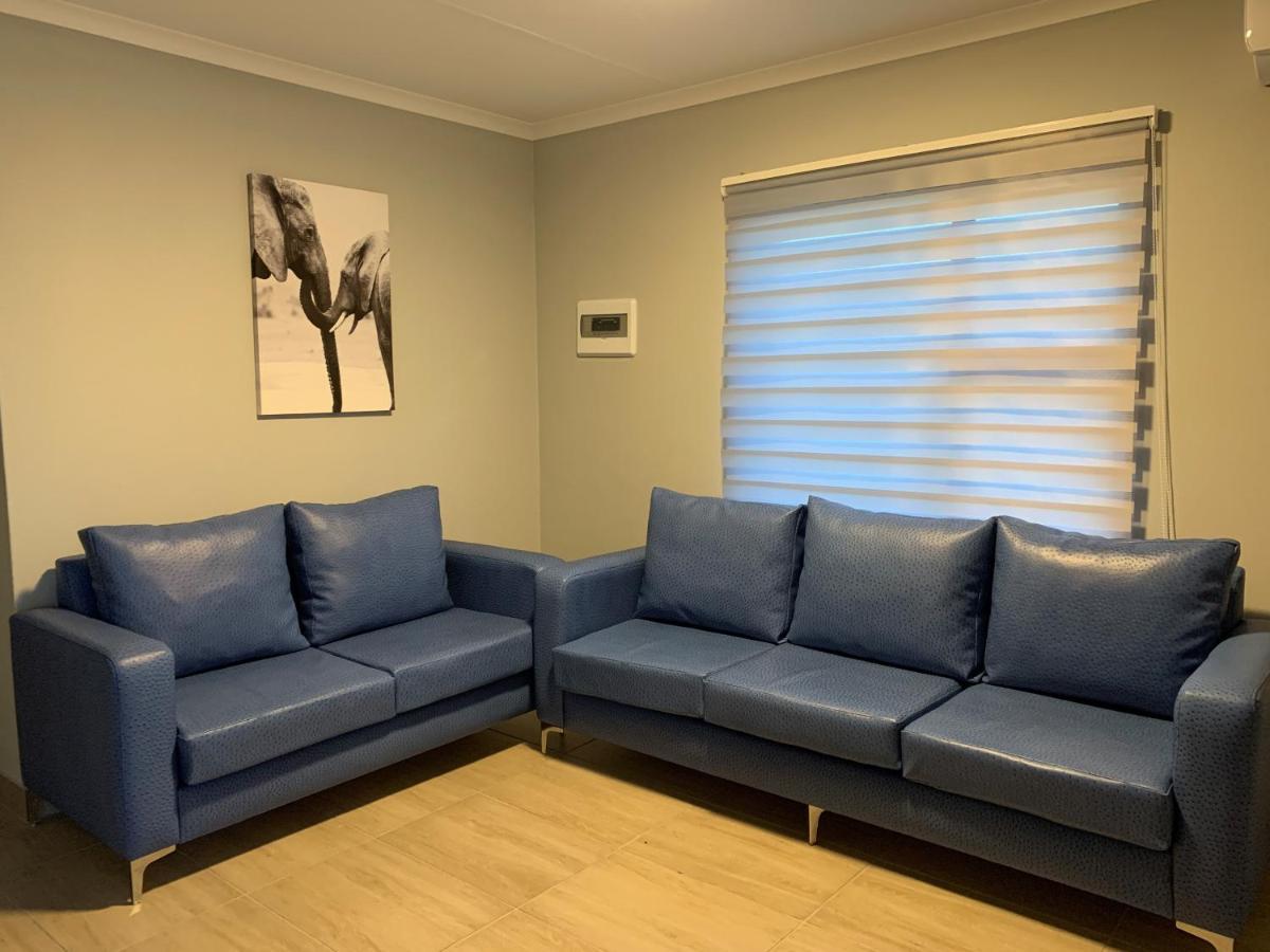 Elephant House, 2 Bedroom House, Next To Pilanesberg And Sun City Mogwase ภายนอก รูปภาพ